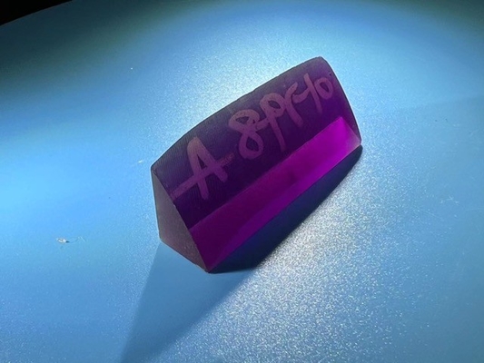 99.999%紫色色のチタニウムのサファイア ハト血ルビー色の棒
