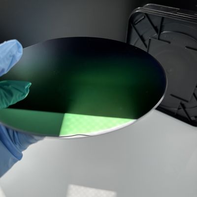 光通信システムのためのシリコンウエファー上の厚さの大きなSiO2熱酸化物