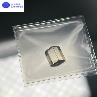よい価格 光学研究用3面研磨面・<001>/<110>配向のTiO₂単結晶プリズム オンライン